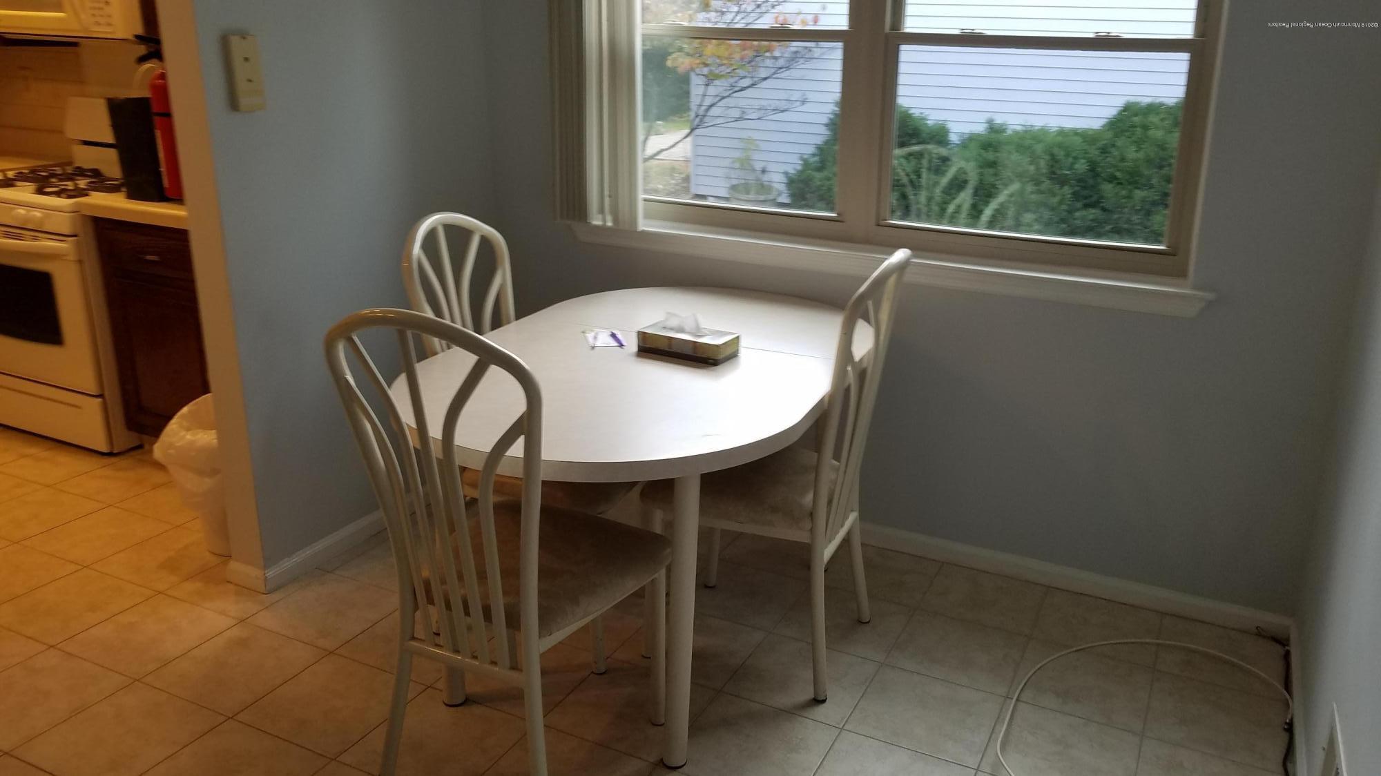 39 Suffolk Way Marlboro, NJ 07746 - Photo 13 of 25 20191102_160124