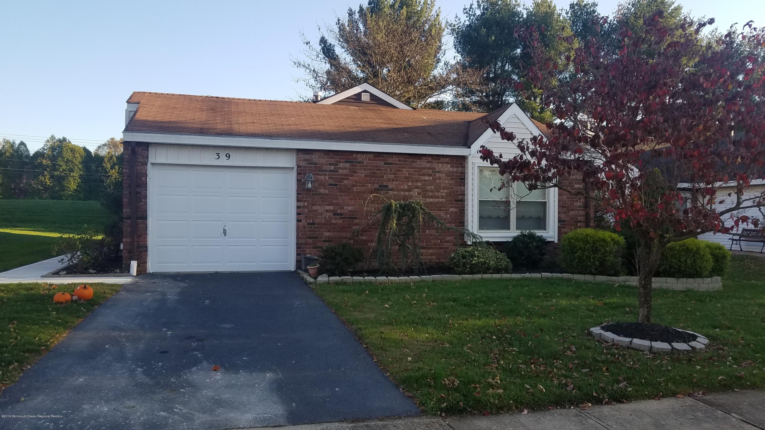 39 Suffolk Way Marlboro, NJ 07746 - Photo 2 of 25 20191104_154241