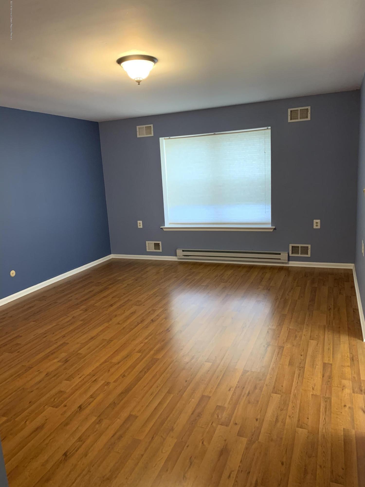 39 Suffolk Way Marlboro, NJ 07746 - Photo 22 of 25 image3