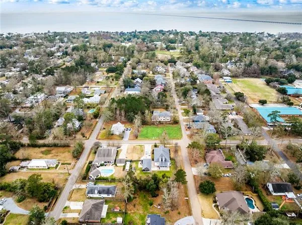 $290,000 | 637 Ramon Street, Mandeville, LA 70448