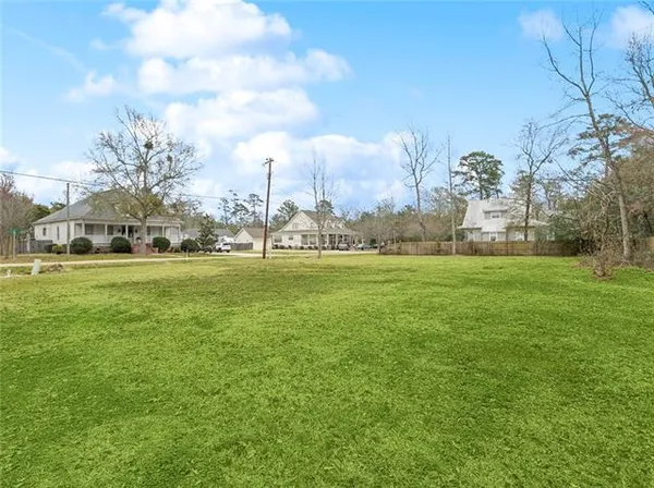 $290,000 | 637 Ramon Street, Mandeville, LA 70448