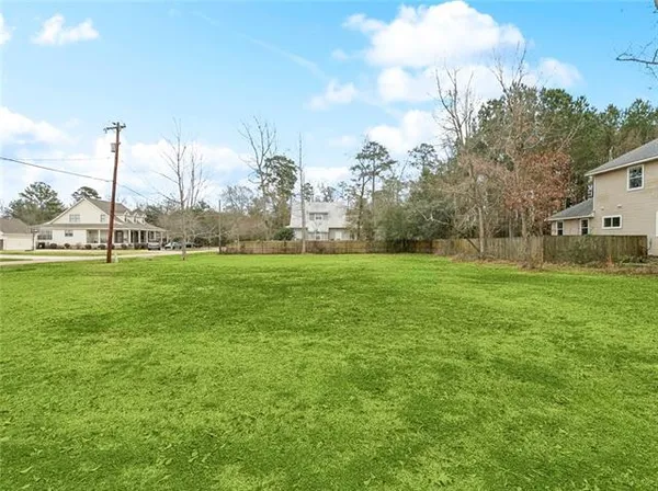 $290,000 | 637 Ramon Street, Mandeville, LA 70448