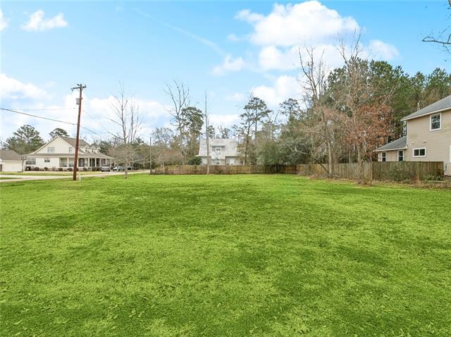 637 Ramon Street Mandeville, LA 70448 - Photo 3 of 18