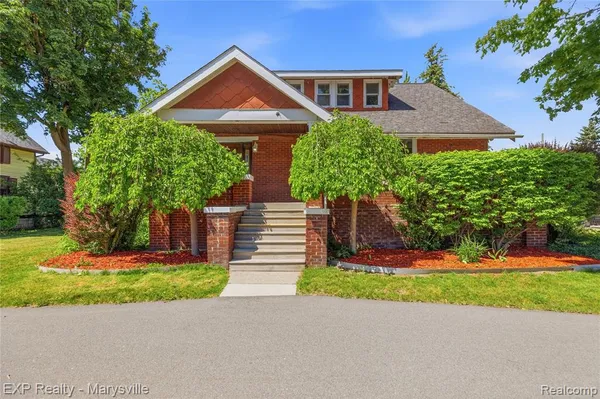 $429,000 | 504 Clinton Avenue, St. Clair, MI 48079