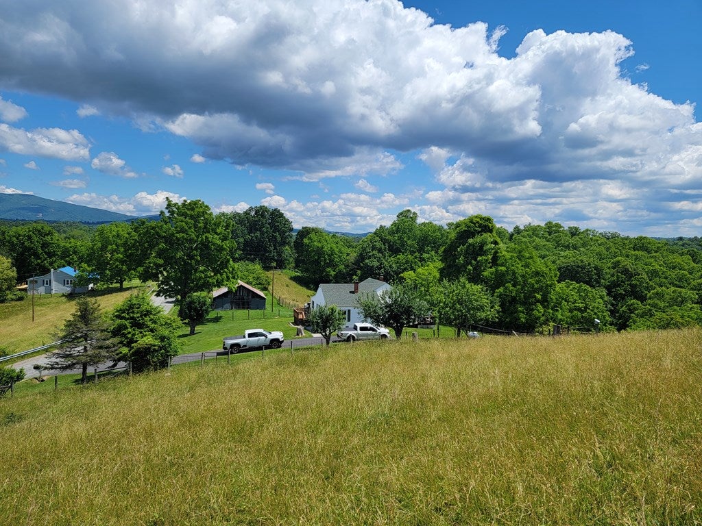 879 Shady Hill Road Independence, VA 24348 - Photo 6 of 60 Gallery Image 6