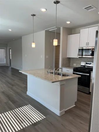 $2,295 | 9469 Herons Preserve, Conroe, TX 77385