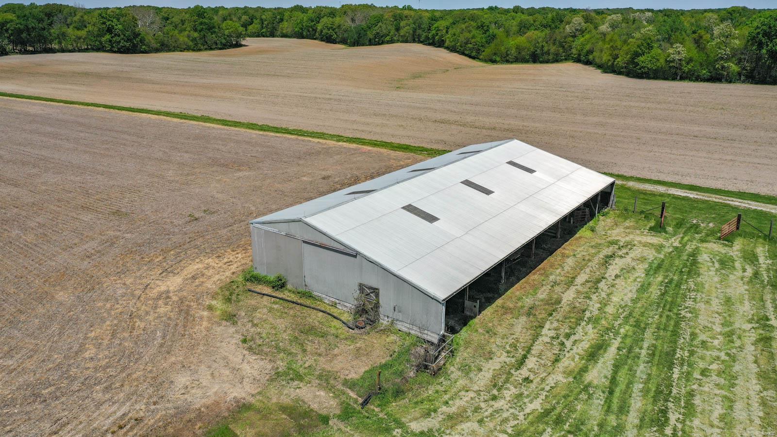 1385 Woodburn Road Brighton, IL 62012 - Photo 20 of 76