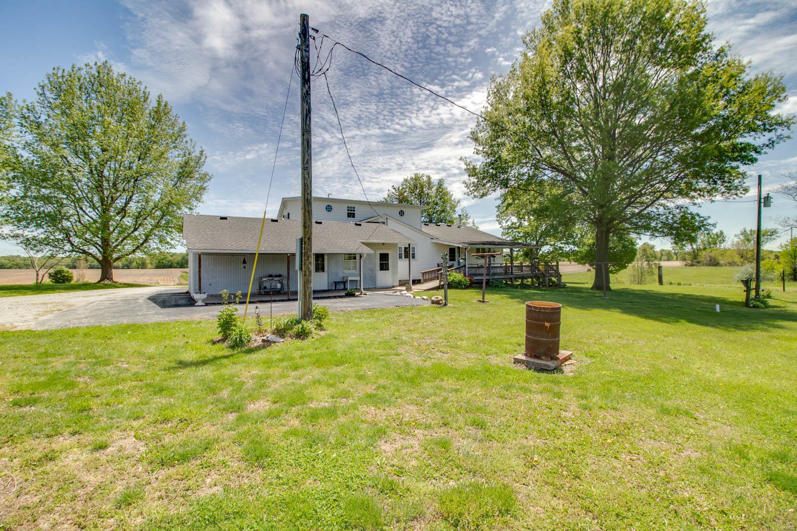 1385 Woodburn Road Brighton, IL 62012 - Photo 25 of 76