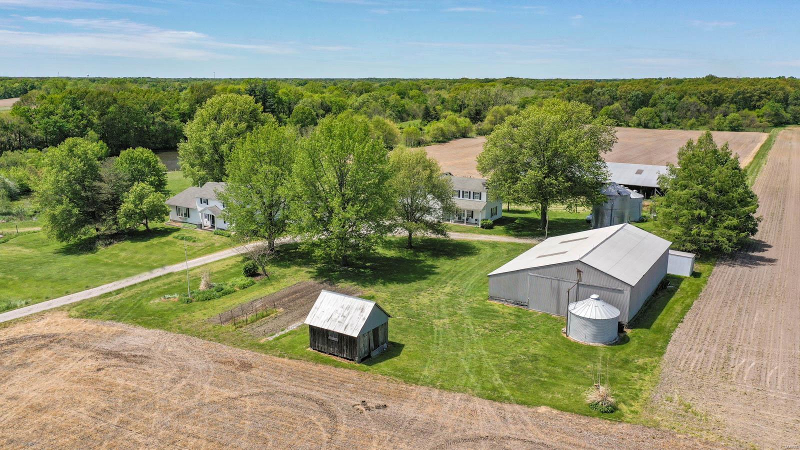 1385 Woodburn Road Brighton, IL 62012 - Photo 4 of 76