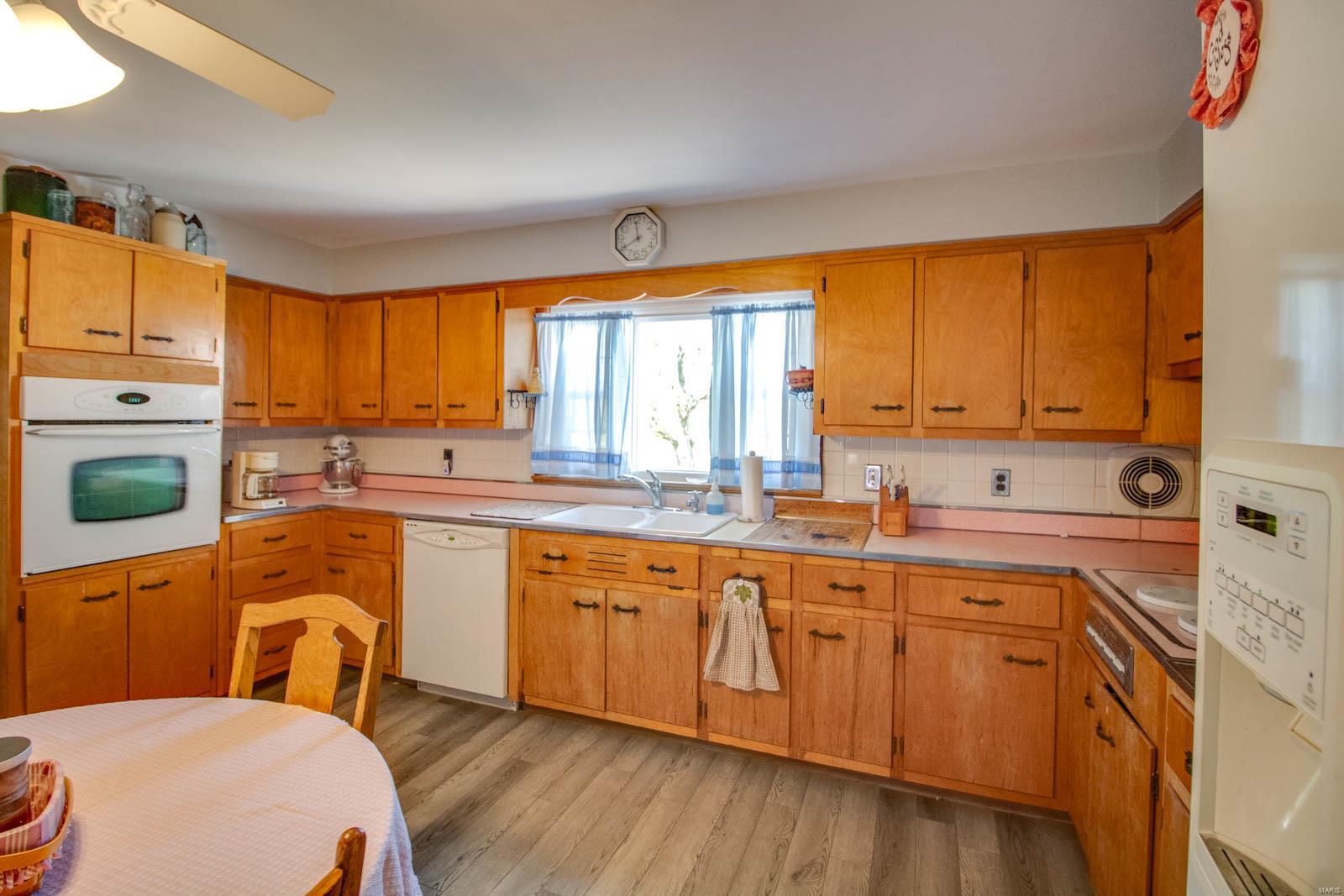 1385 Woodburn Road Brighton, IL 62012 - Photo 35 of 76