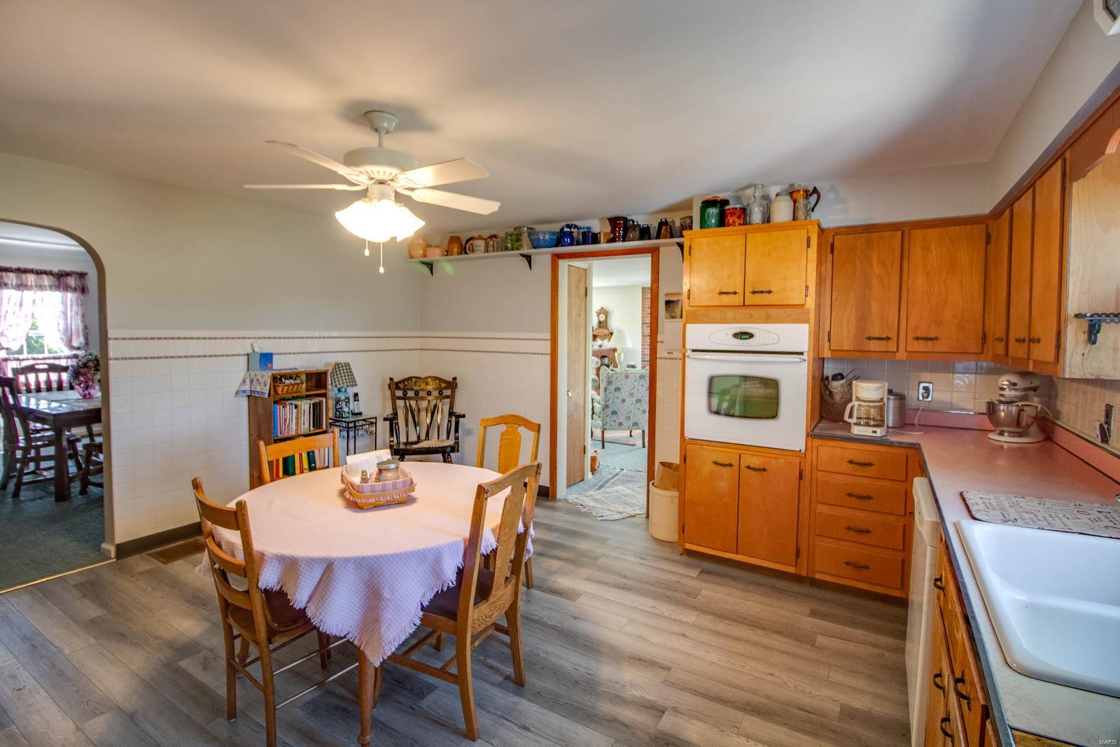1385 Woodburn Road Brighton, IL 62012 - Photo 36 of 76