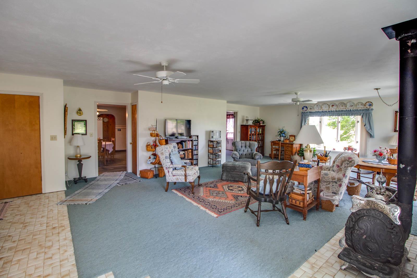 1385 Woodburn Road Brighton, IL 62012 - Photo 38 of 76