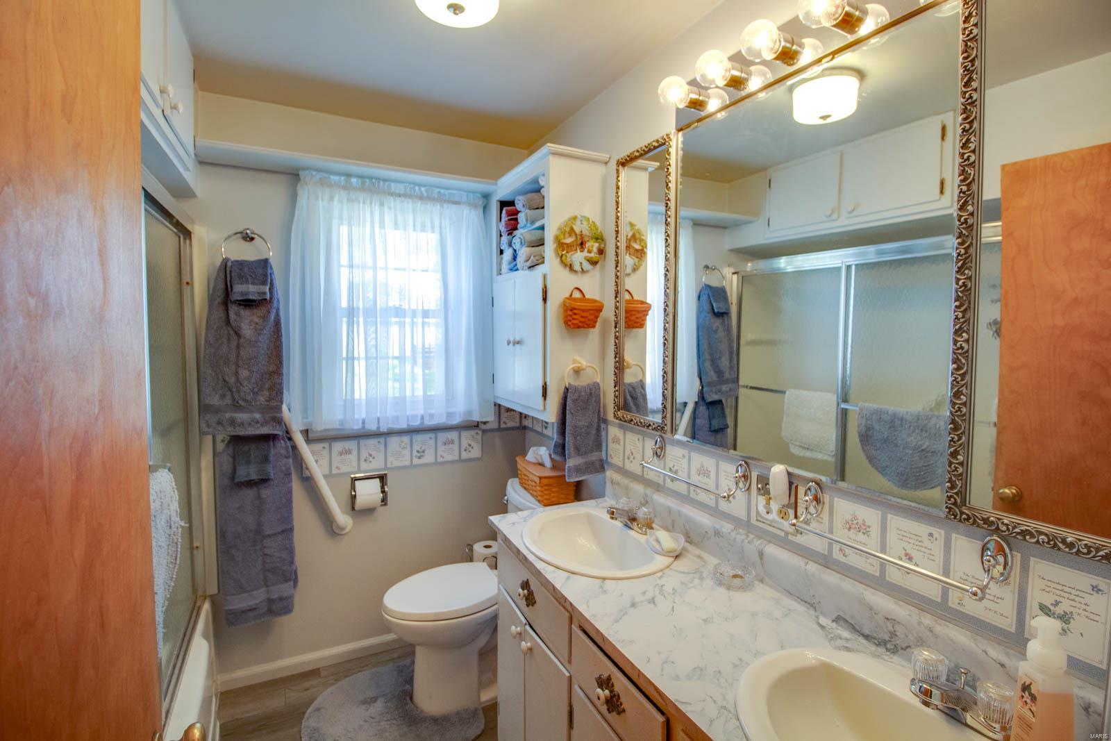 1385 Woodburn Road Brighton, IL 62012 - Photo 42 of 76