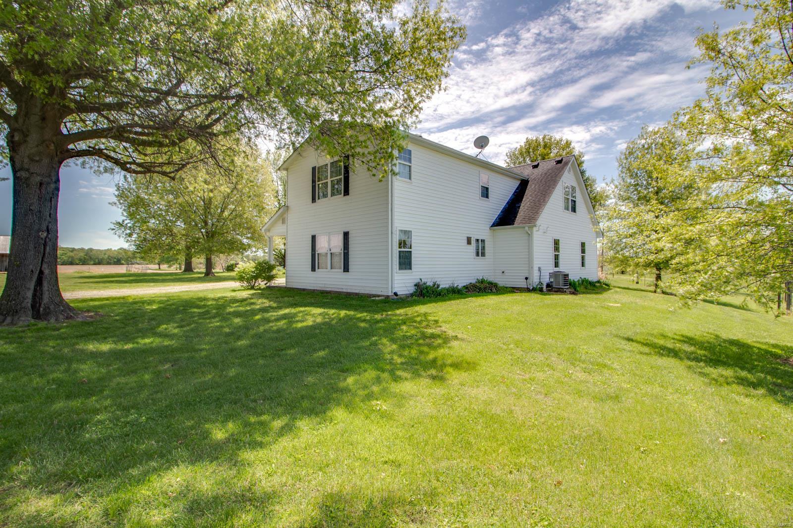 1385 Woodburn Road Brighton, IL 62012 - Photo 55 of 76