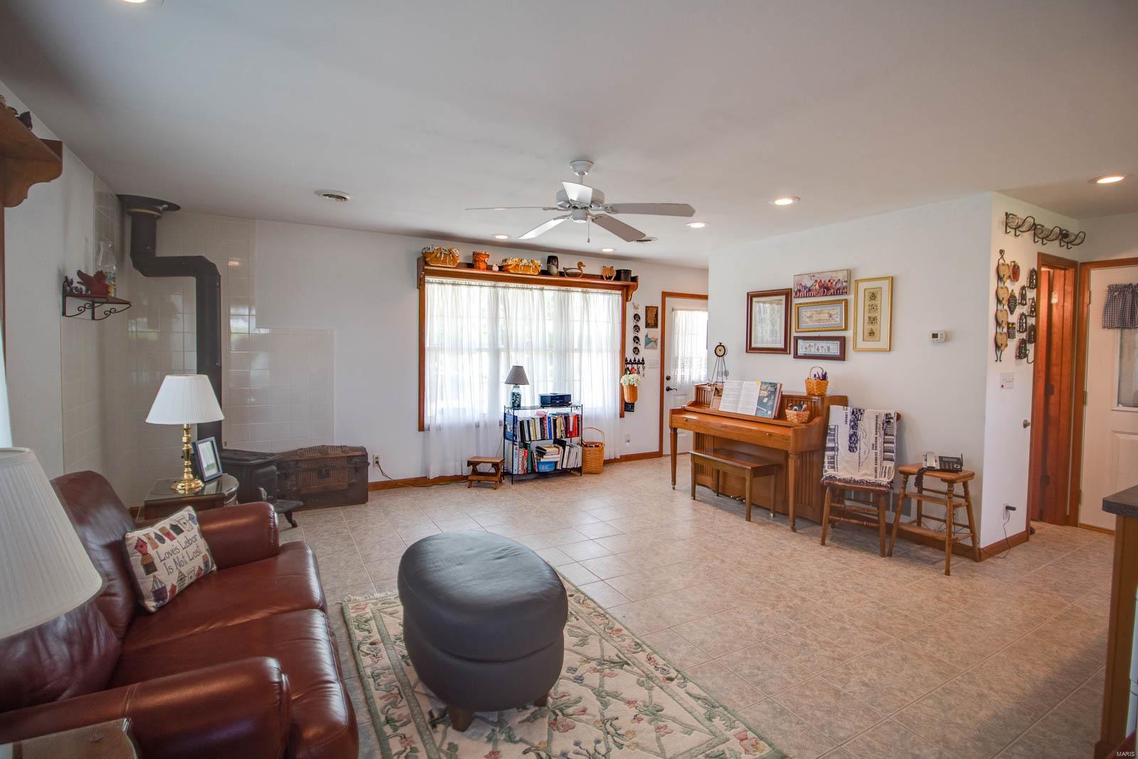1385 Woodburn Road Brighton, IL 62012 - Photo 57 of 76