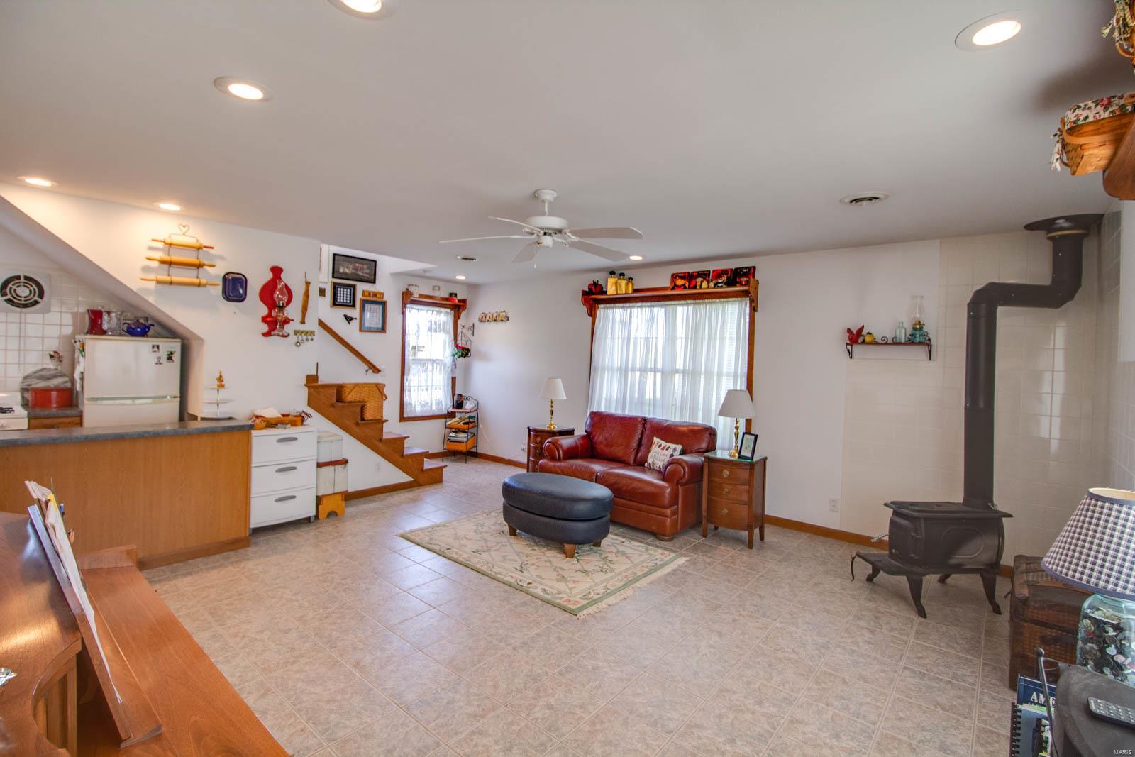 1385 Woodburn Road Brighton, IL 62012 - Photo 58 of 76
