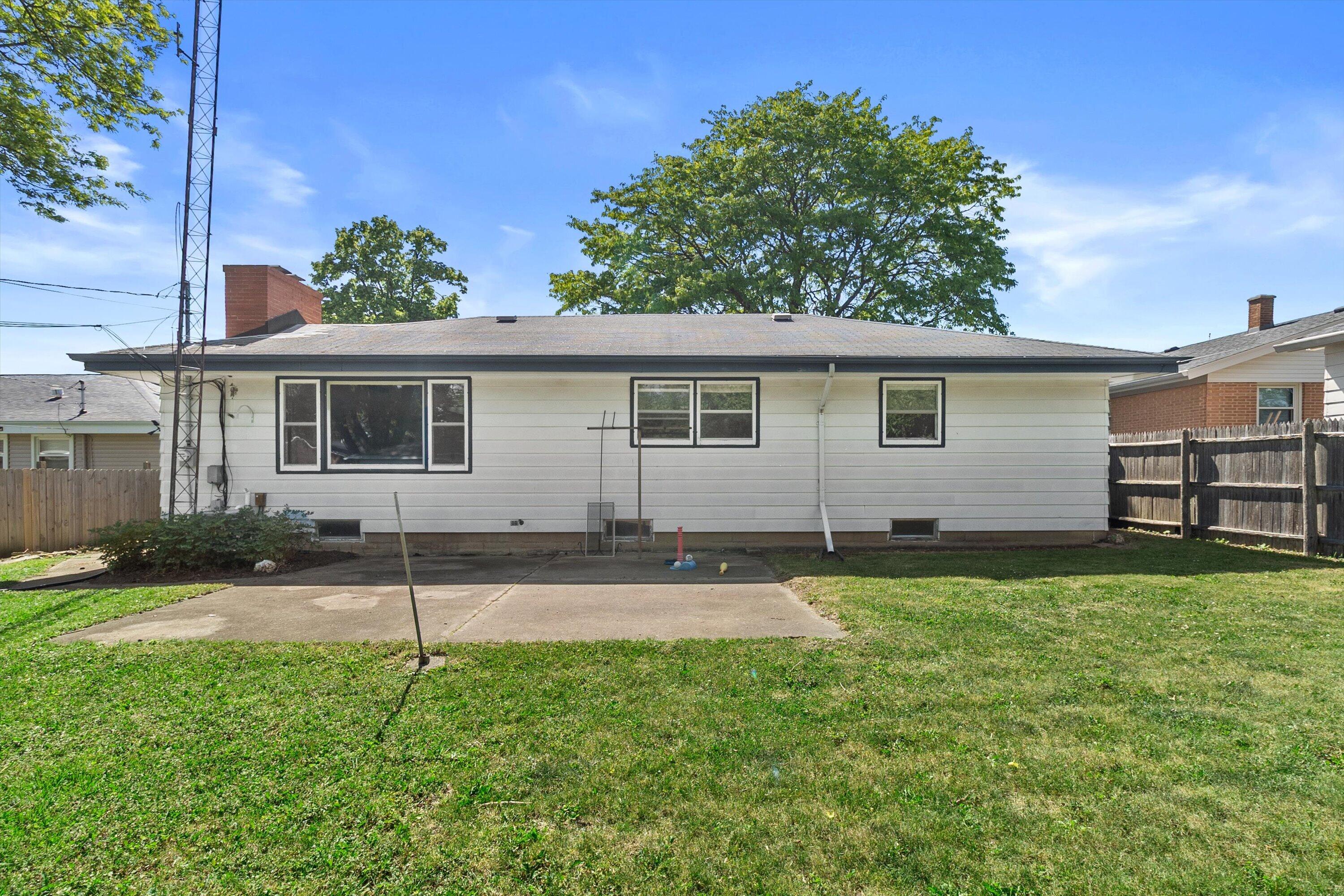 1545 Ostergaard Avenue Racine, WI 53406 - Photo 22 of 26 27-E6A7845