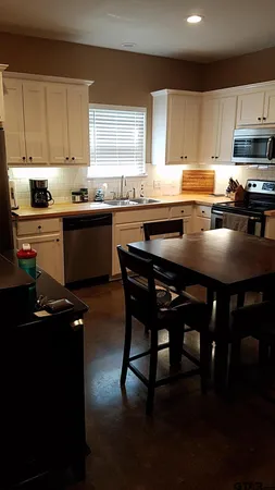 $1,450 | 501 Farm To Market 315, Unit 1 & 5, Chandler, TX 75758