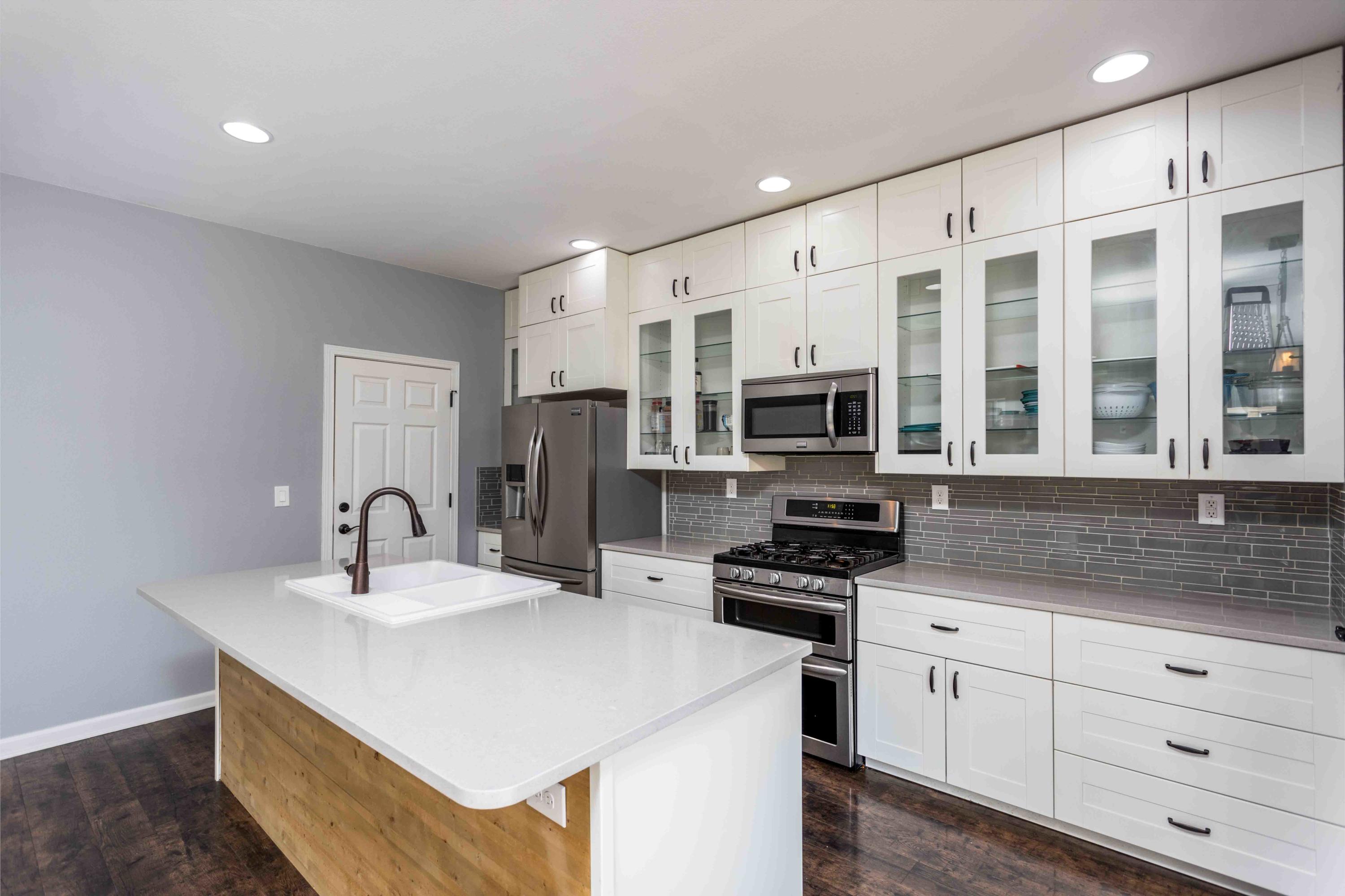 2875 Northeast Sedalia Loop Bend, OR 97701 - Photo 5 of 24 Breakfast bar