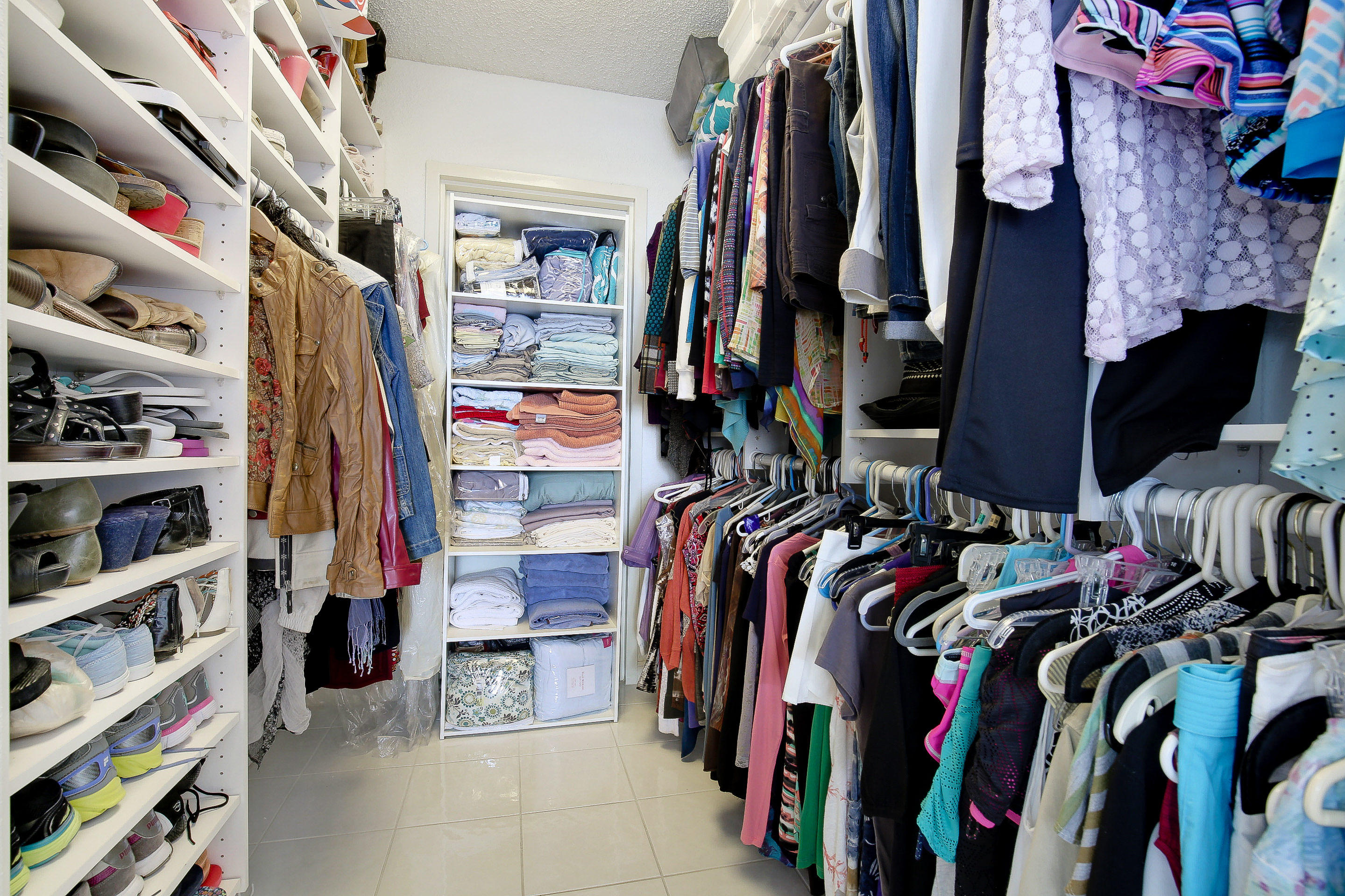 2121 North Ocean Boulevard, Unit 901E Boca Raton, FL 33431 - Photo 17 of 49 Master Closet