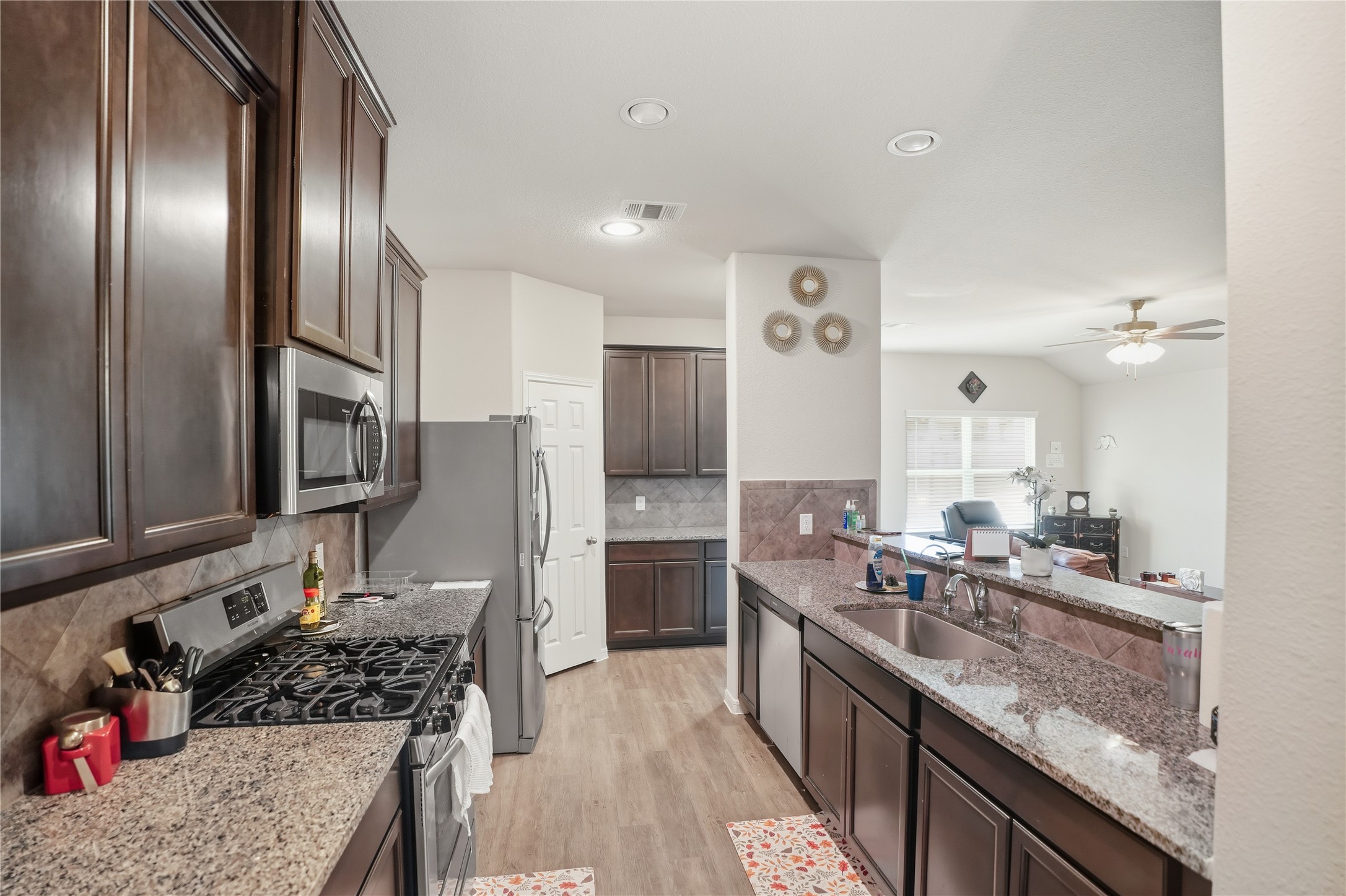 1317 Clear Cedar Court Conroe, TX 77301 - Photo 9 of 19