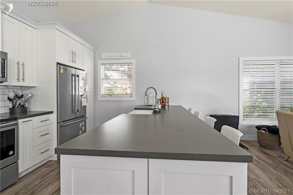 8997 Southwest Chevy Circle Stuart, FL 34997 - Photo 5 of 32 Gallery Image 5