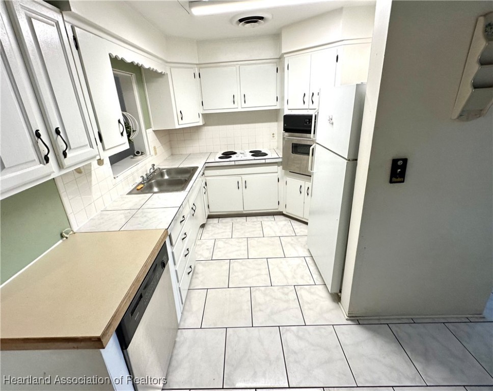 2110 Cleveland Road Sebring, FL 33870 - Photo 18 of 35