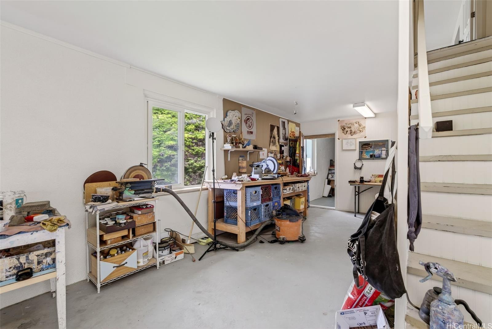5207 Poola Street Honolulu, HI 96821 - Photo 22 of 25 a view of a room with gym equipment