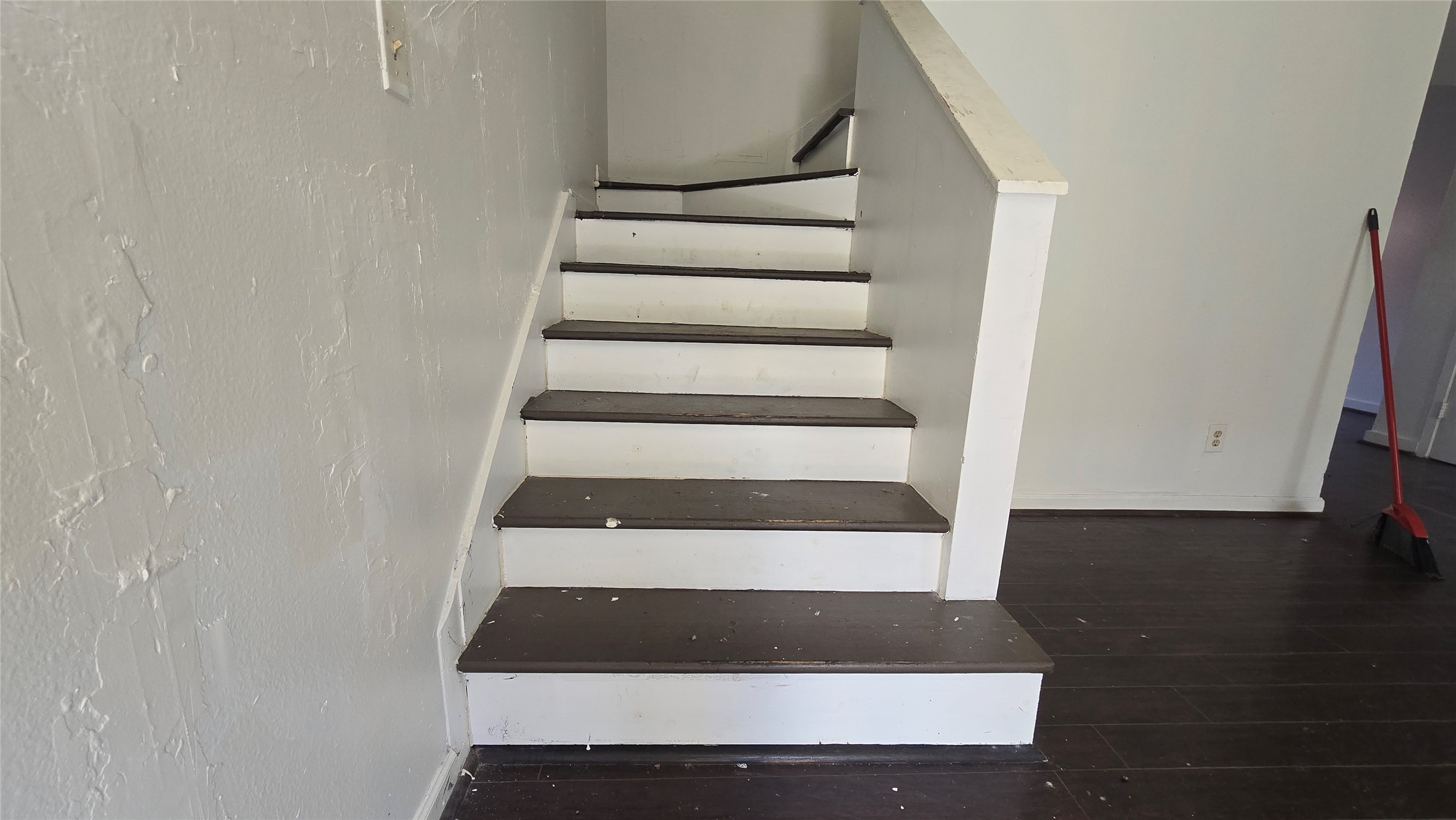 1403 Blalock Road, Unit 5 Houston, TX 77055 - Photo 5 of 14 Gallery Image 5