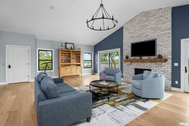 $999,900 | 223 North 2nd Street, Le Claire, IA 52753