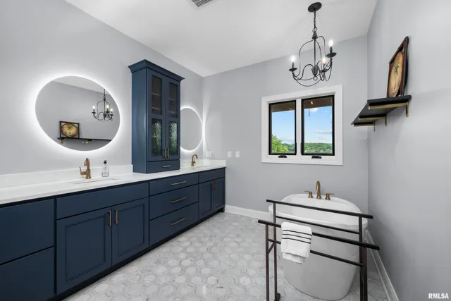 $999,900 | 223 North 2nd Street, Le Claire, IA 52753