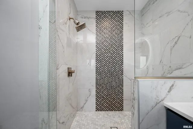 $999,900 | 223 North 2nd Street, Le Claire, IA 52753