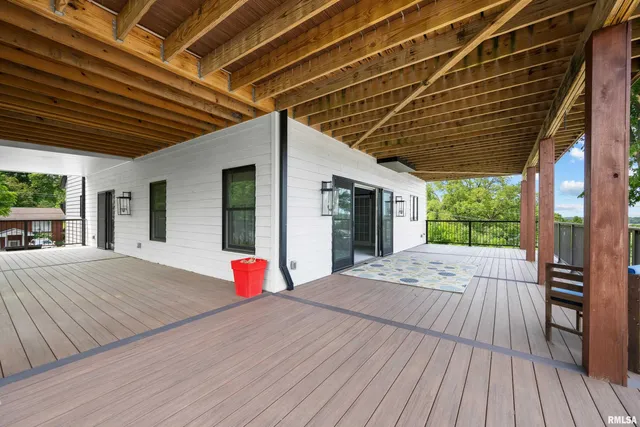 $999,900 | 223 North 2nd Street, Le Claire, IA 52753