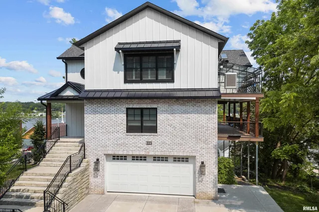 $999,900 | 223 North 2nd Street, Le Claire, IA 52753