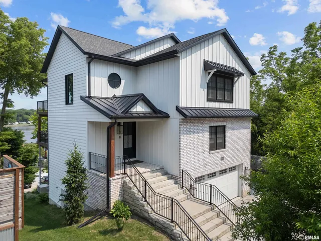 $999,900 | 223 North 2nd Street, Le Claire, IA 52753