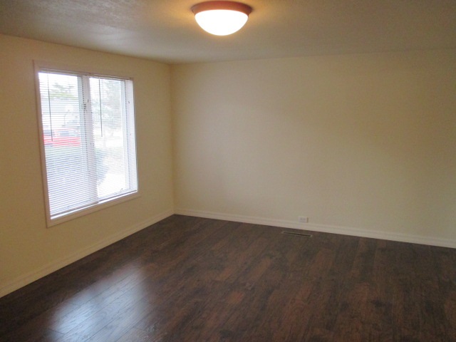 1321 Ridge Road Mount Pleasant, MI 48858 - Photo 5 of 13 1825962-4.JPG