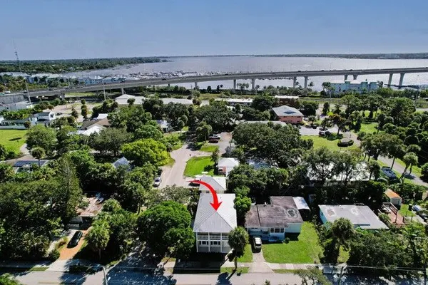 $3,500 | 516 Northwest North River Drive, Stuart, FL 34994