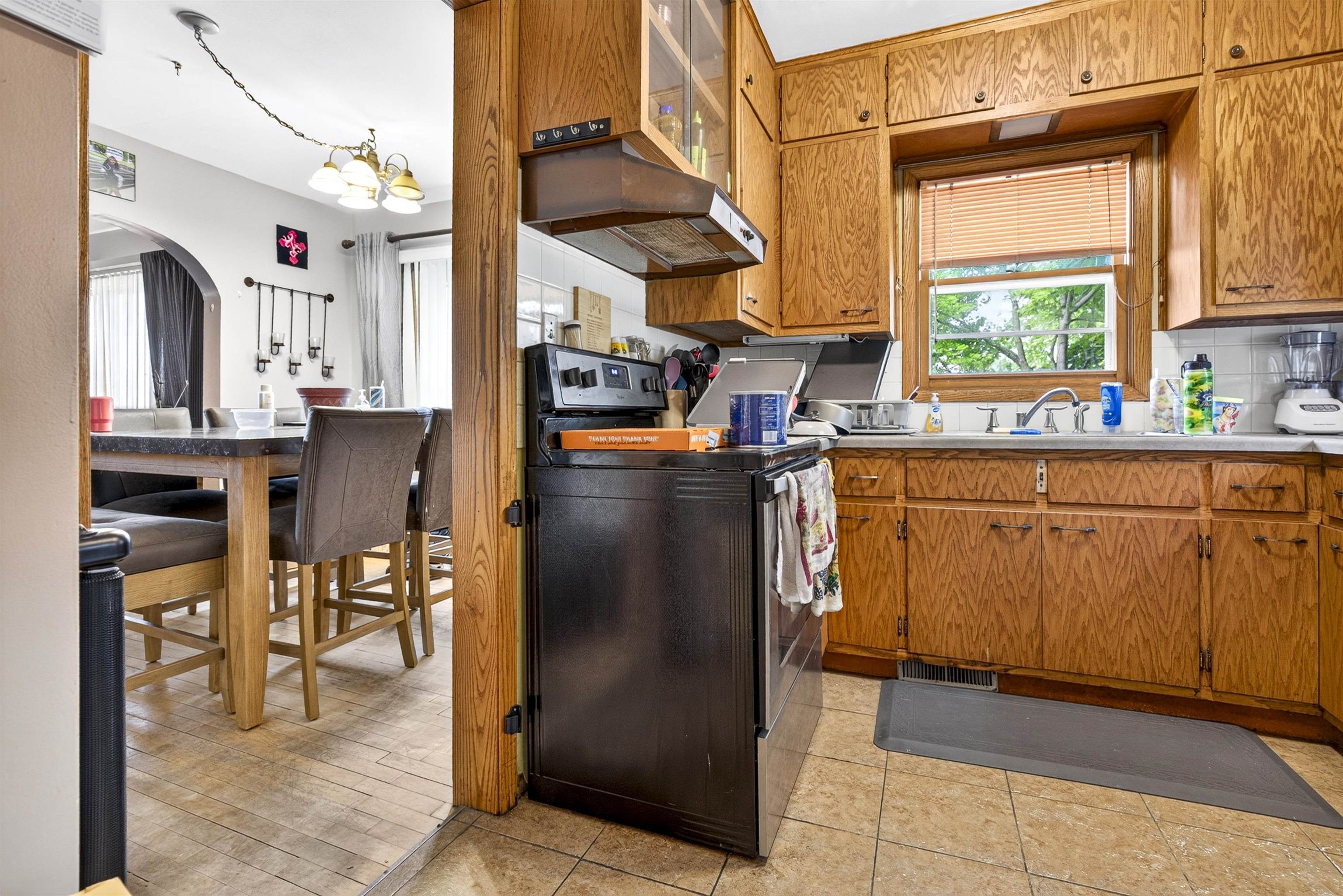 844 Appleton Road Menasha, WI 54952 - Photo 7 of 33