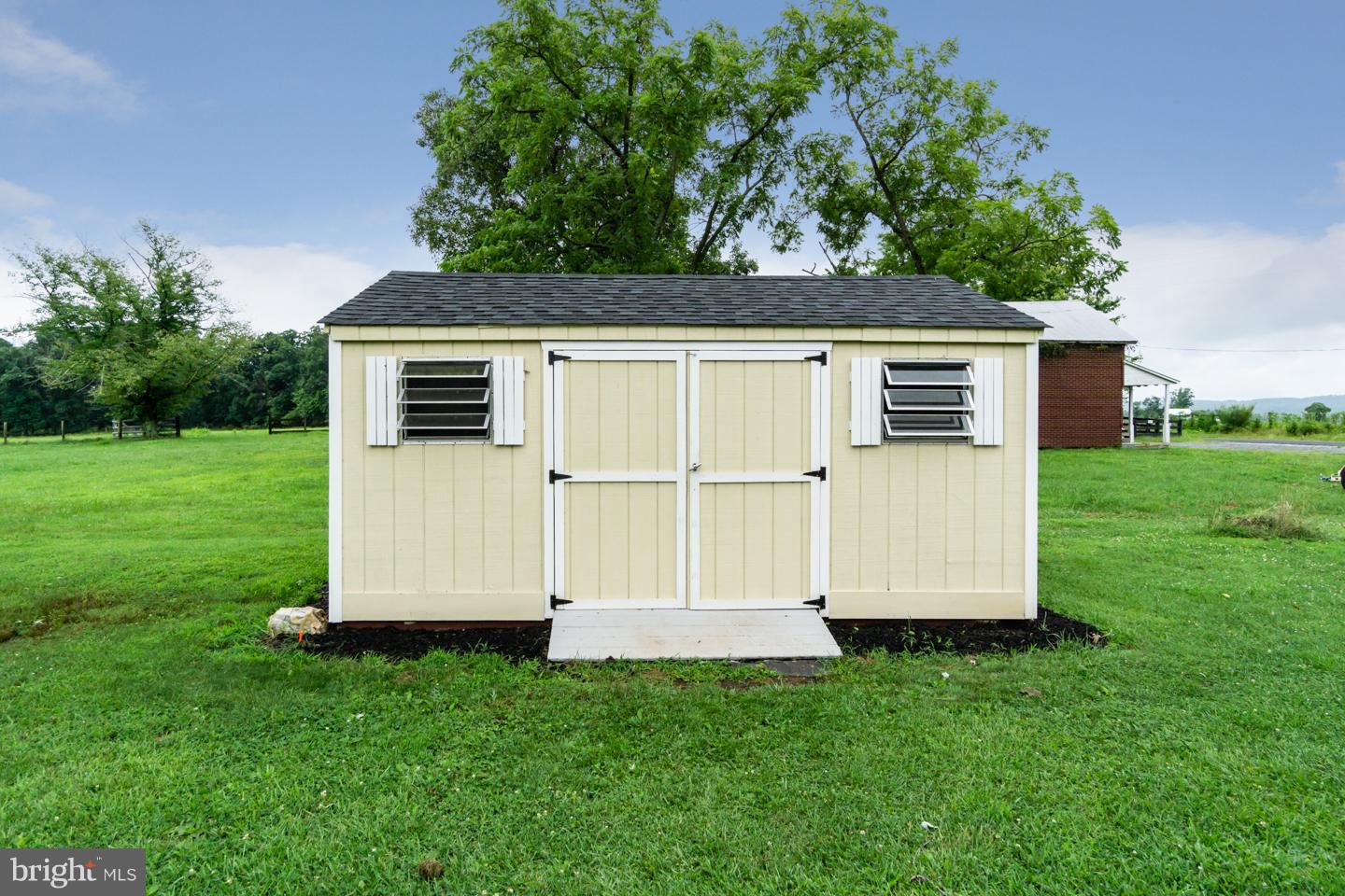 43239 Lucketts Road Leesburg, VA 20176 - Photo 25 of 27 Large Shed Conveys