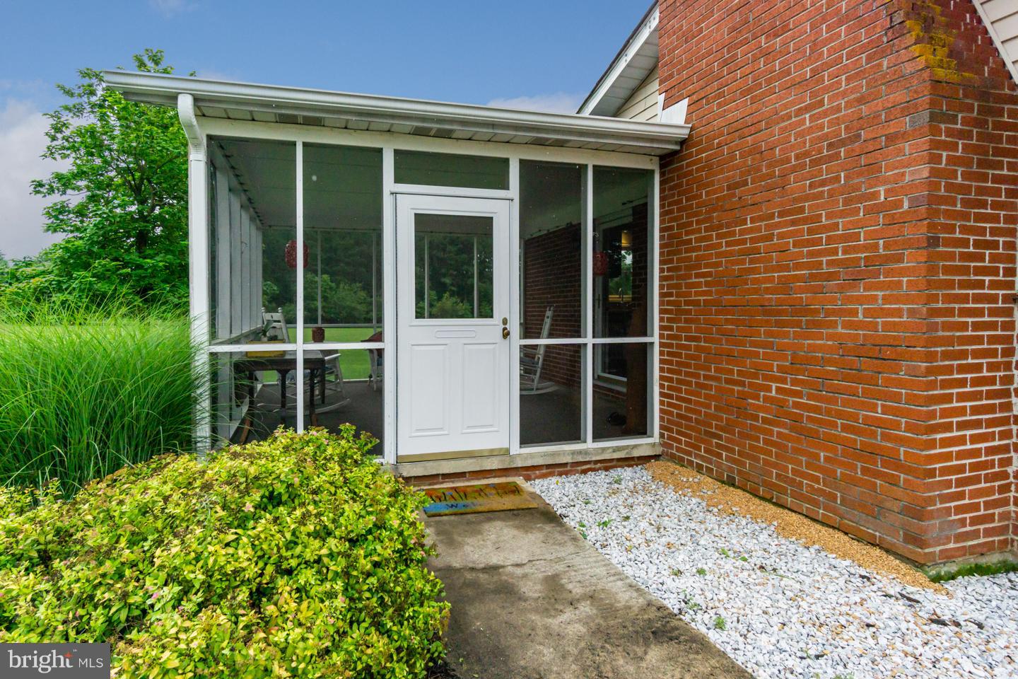 43239 Lucketts Road Leesburg, VA 20176 - Photo 4 of 27 Screened in Porch off Kitchen