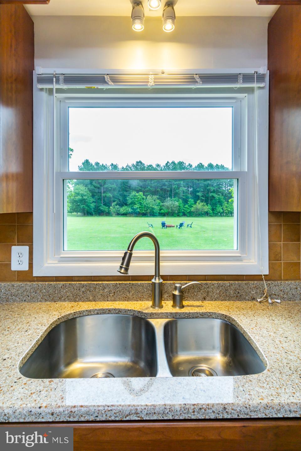 43239 Lucketts Road Leesburg, VA 20176 - Photo 6 of 27 Kitchen