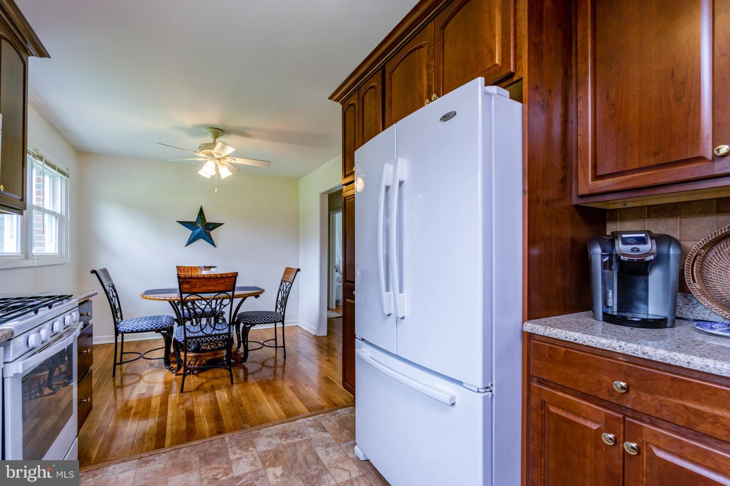 43239 Lucketts Road Leesburg, VA 20176 - Photo 7 of 27 Kitchen
