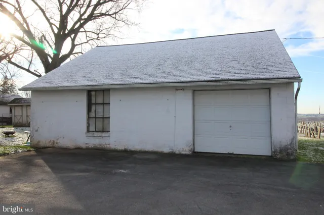 $1,500 | 103 West Main Street, Terre Hill, PA 17581