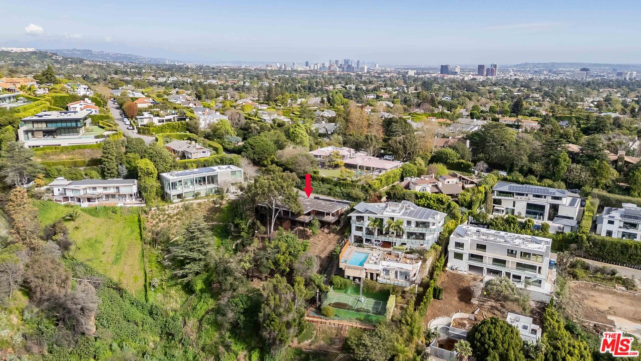 1545 Umeo Road Pacific Palisades, CA 90272 - Photo 11 of 14