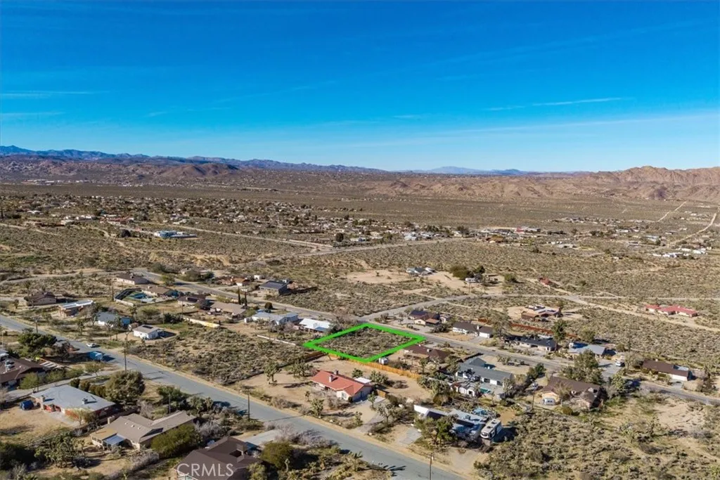 61017 Navajo Joshua Tree, CA 92252 - Photo 19 of 30 an aerial view of multiple house