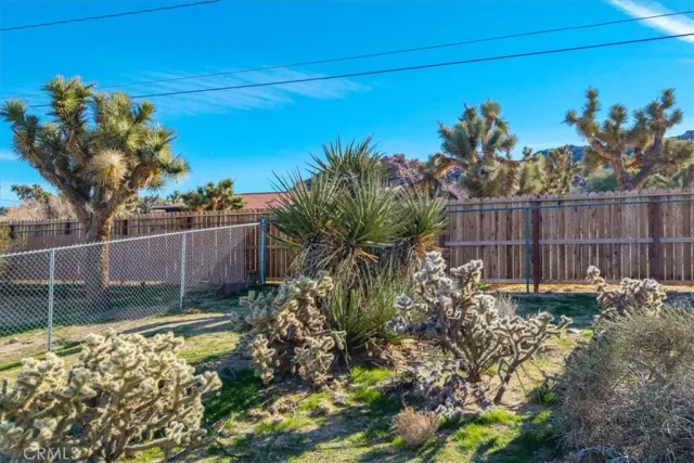 $47,500 | 61017 Navajo, Joshua Tree, CA 92252