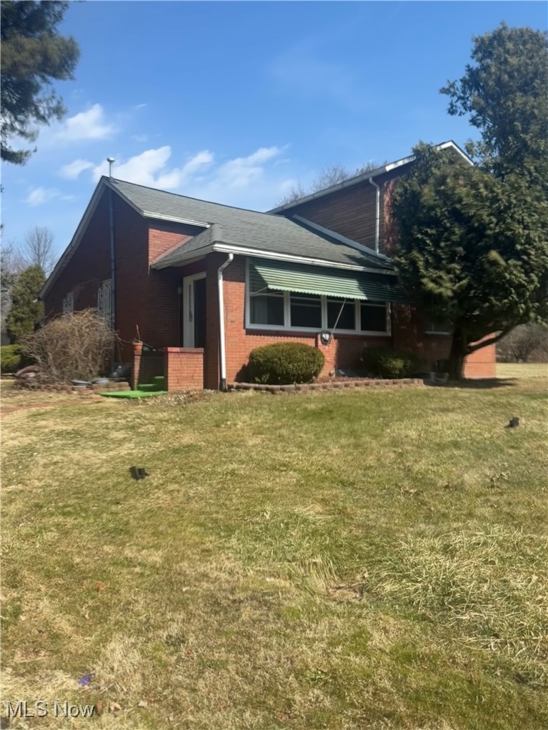 4400 McGuffey Road Lowellville, OH 44436 - Photo 2 of 22