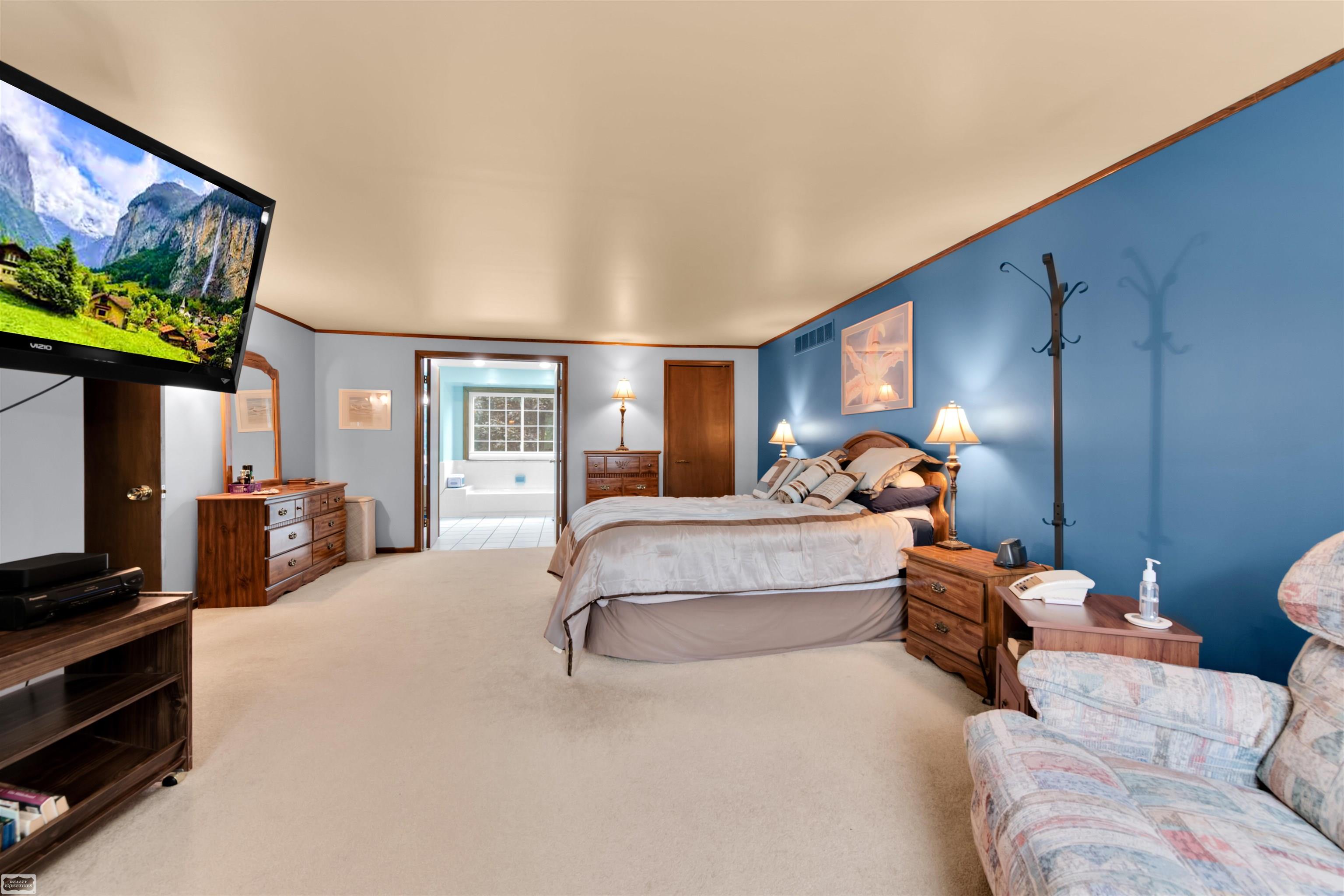 2401 Chalet Drive Rochester Hills, MI 48309 - Photo 23 of 45