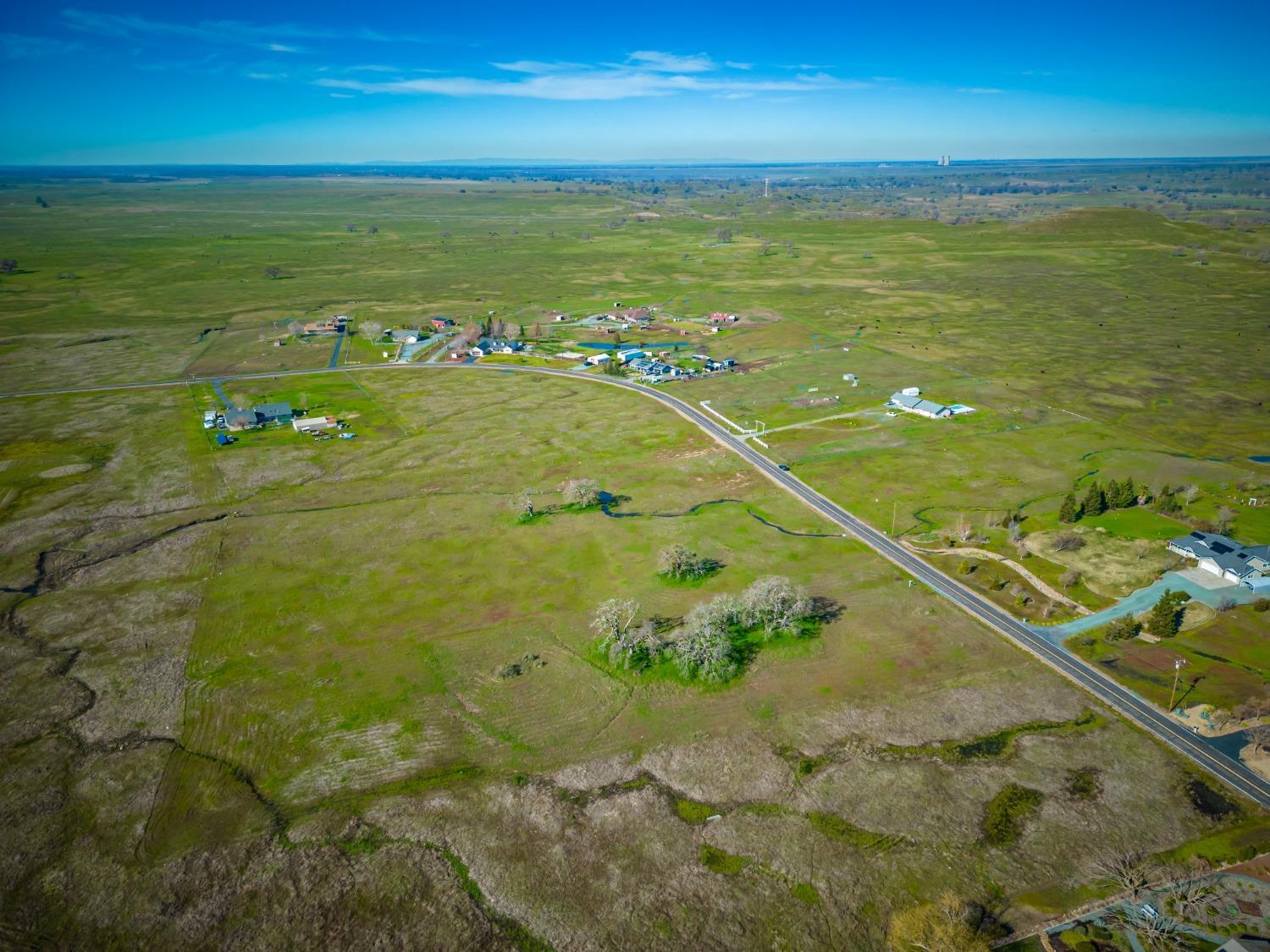 1610 Duck Creek Road Ione, CA 95640 - Photo 12 of 18 a view of an ocean from a balcony