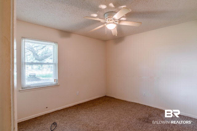 305 East Verbena Avenue Foley, AL 36535 - Photo 12 of 18 305 E Verbena Foley
